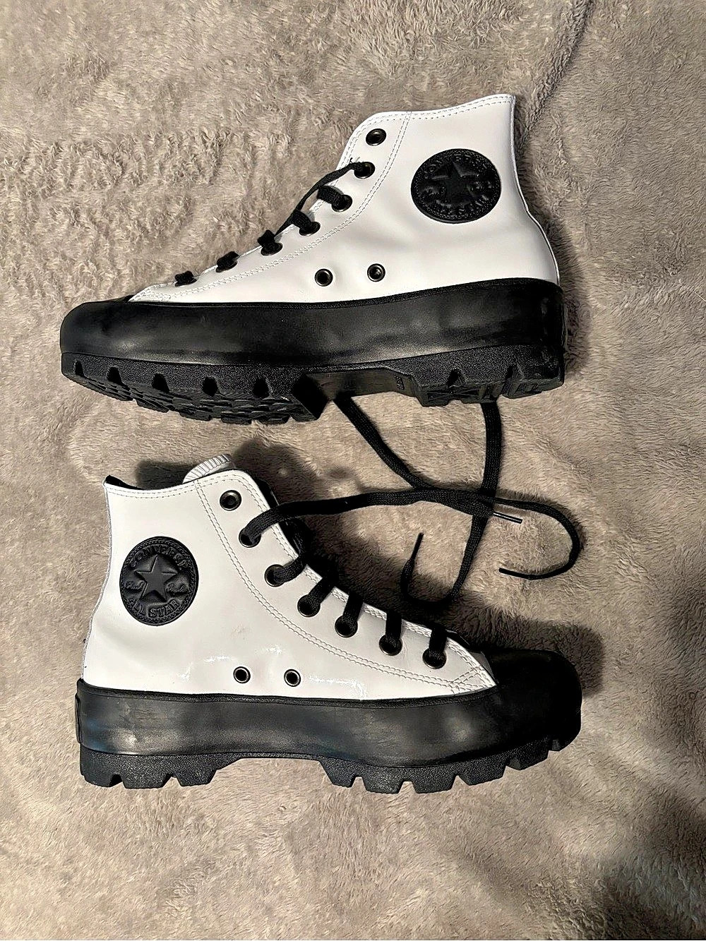 Converse Chuck Taylor All Star Lugged 2.0 Leather High Top – White/Black – Size